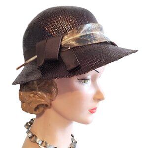 1970s Vintage Brown Soft Straw Fedora Style Brimmed Hat With A Feather Designer